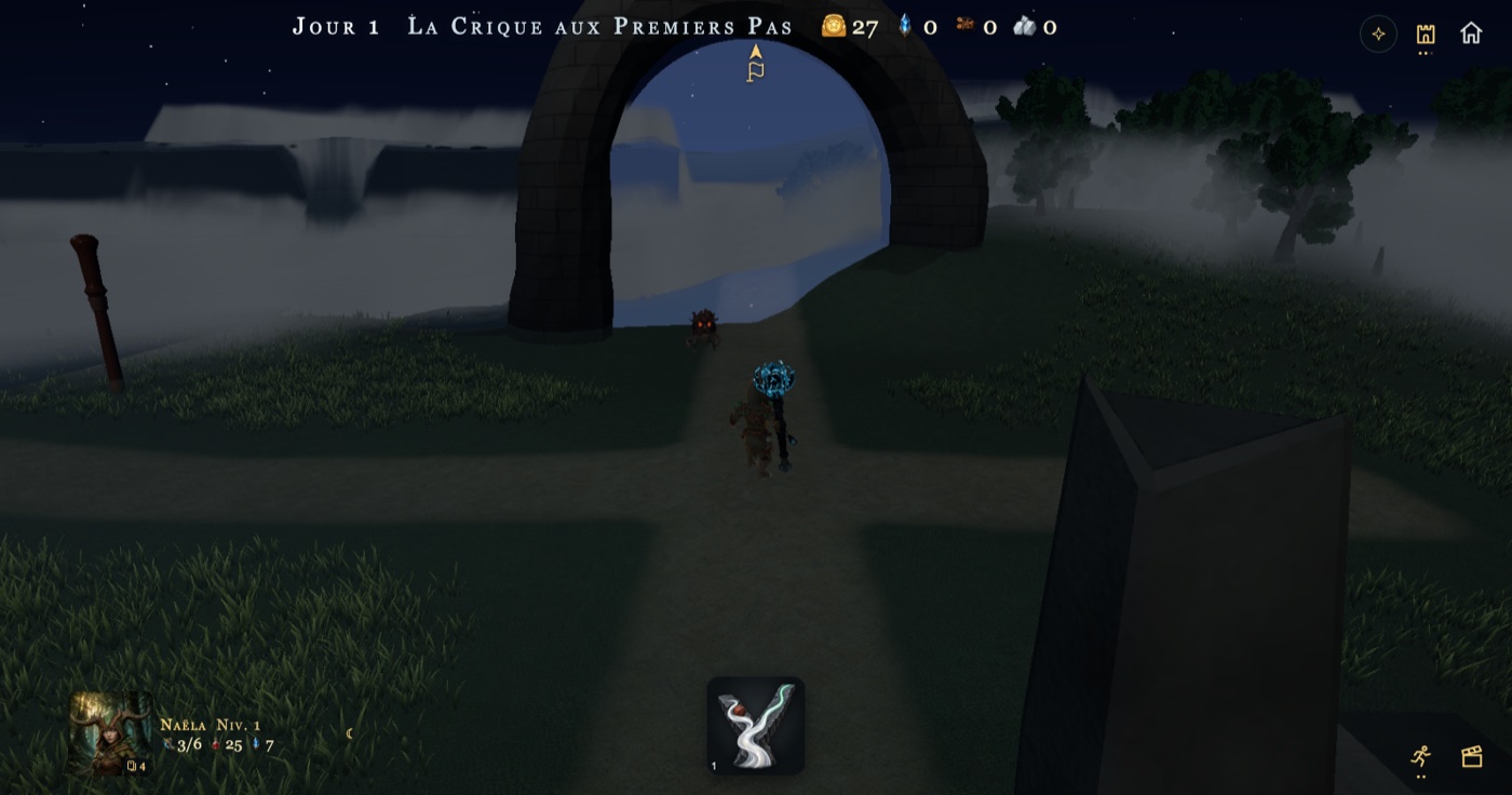 Vue reculée de nuit : une grande arche de pierre sombre, Bourgeon qui marche devant Naëla sur le sentier, un obélisque à droite et un poteau à gauche.