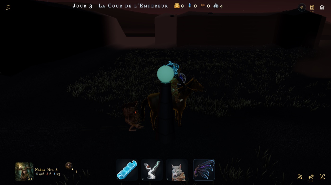 Dans le noir, un obélisque coiffé d’une boule de lumière turquoise ; Naëla à cheval et Bourgeon collés contre lui.